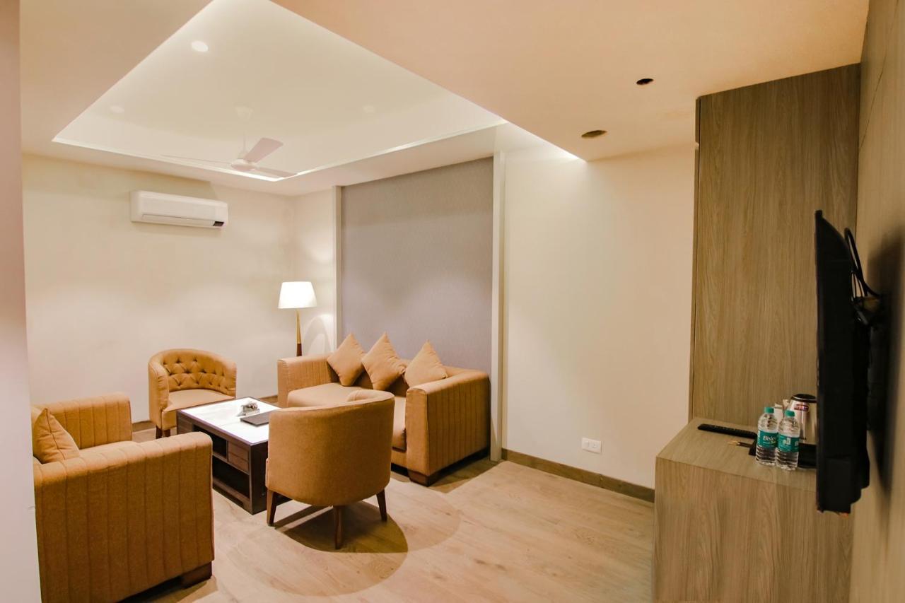 Fabhotel Prime K9 Grand 루드히아나 외부 사진